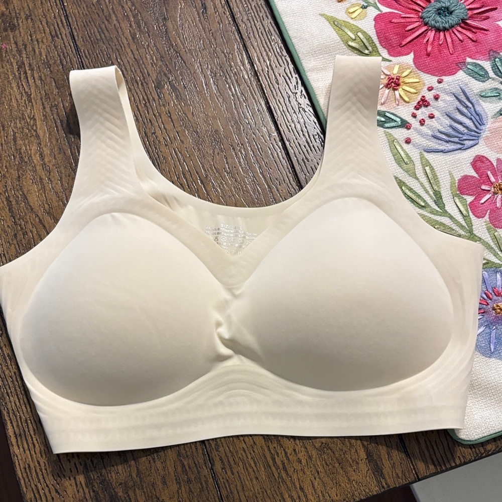 Seamless Wireless Cream Comfort Bra